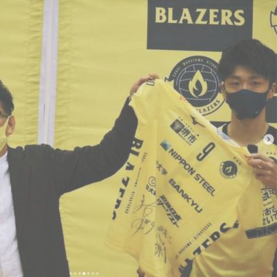 BLAZERS #9 迫田郭志選手サイン入りシャツ BLAZERS #9 迫田郭志選手サイン入りシャツ - メルカリ