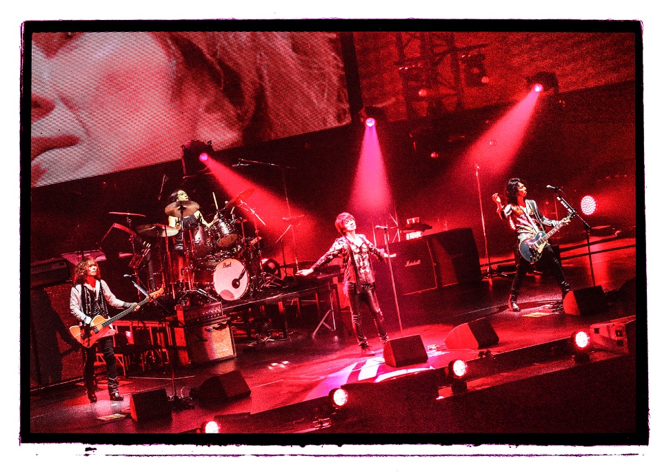 THE YELLOW MONKEY 偉大なる復活 Photographs by MITCH IKEDA 通常版