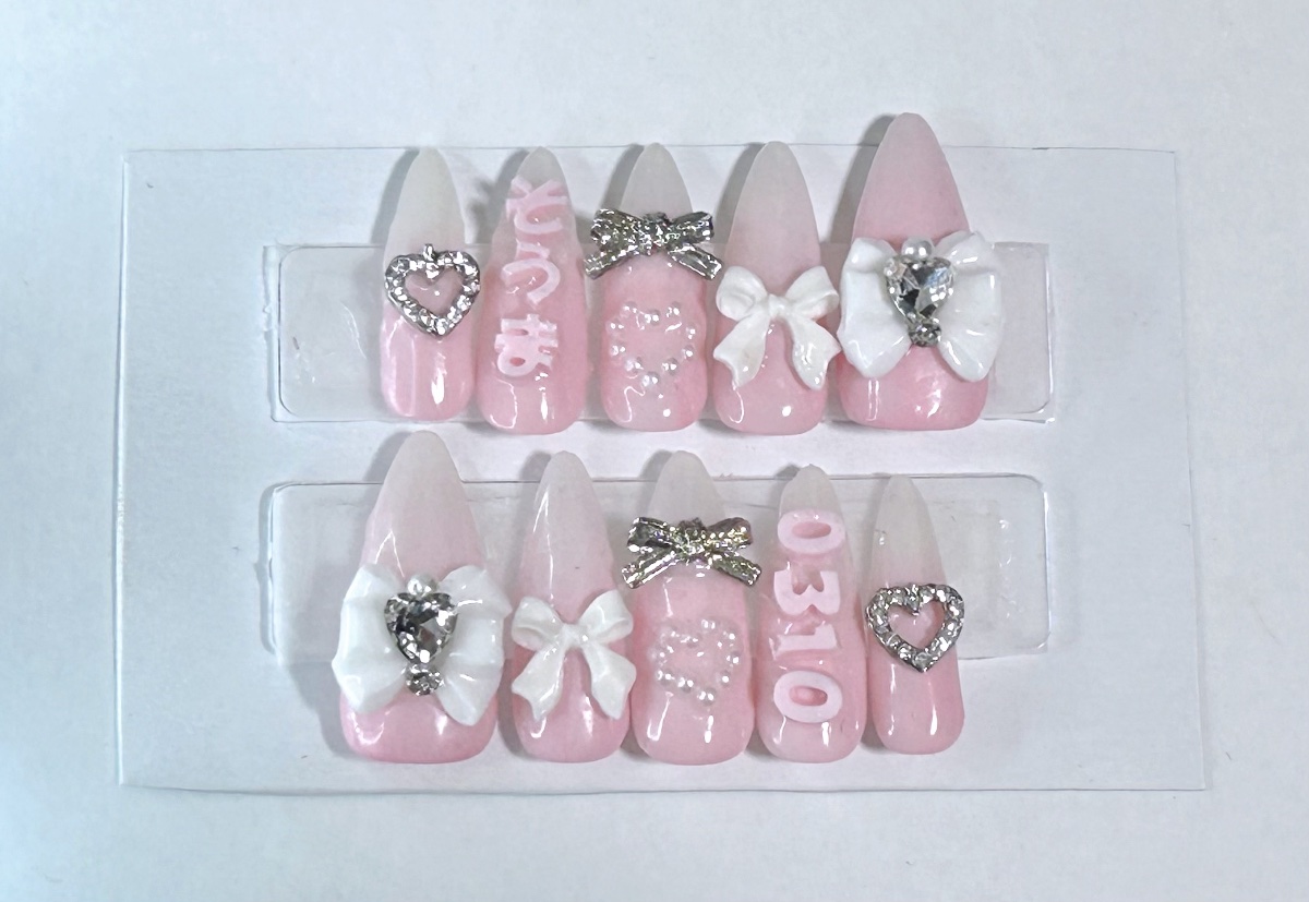 ネイル ネイルチップオーダー チークネイル ワンホン キラキラ フレンチ ハート No.34】ちゅるん♡ピンク チーク ネイルチップ ぷっくりハート